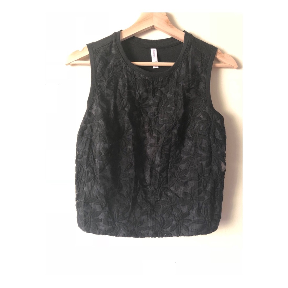 Black floral crop tank